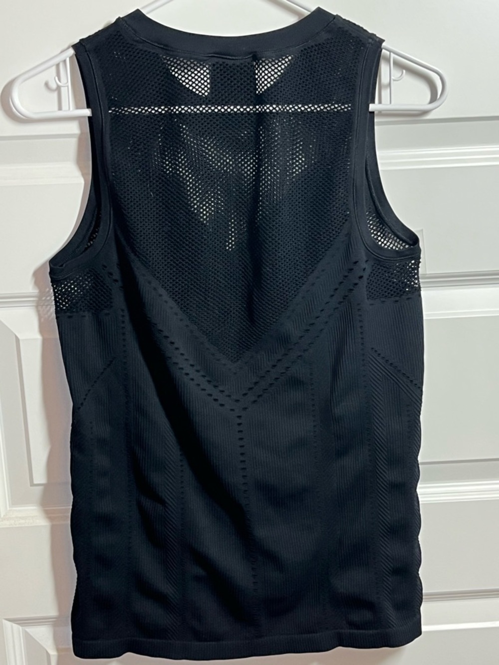 Athleta Black Mesh Athletic Tank Top Breathable Workout Layering Womens Large - Picture 5 of 6